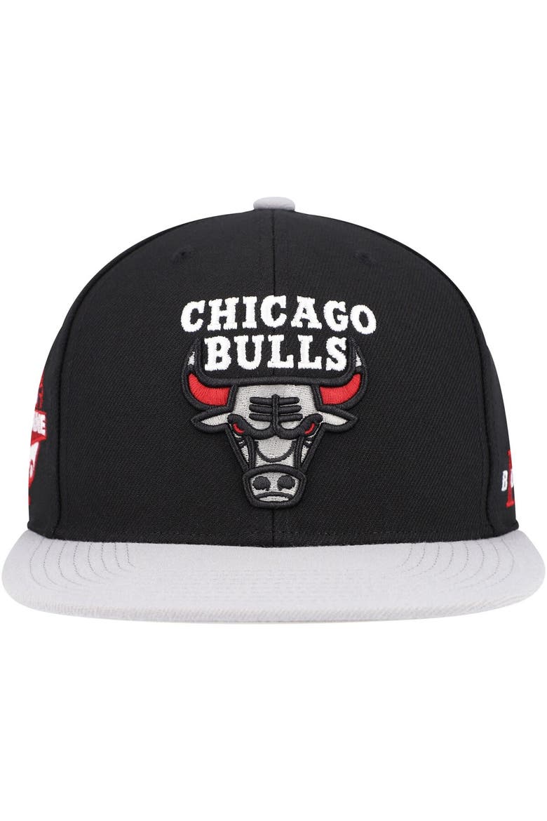 Men's Mitchell & Ness Black/Gray Chicago Bulls Core Snapback Hat, Alternate, color, Black
