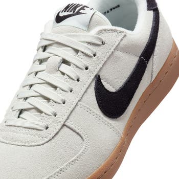 Field General Sneaker