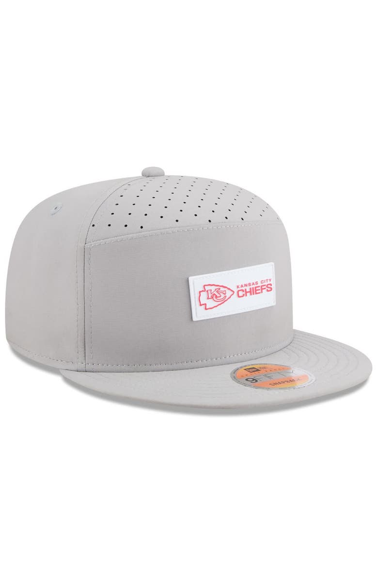 New Era Men's New Era Gray Kansas City Chiefs 2025 Sideline Split Panel 9FIFTY Snapback Hat, Alternate, color, Gray