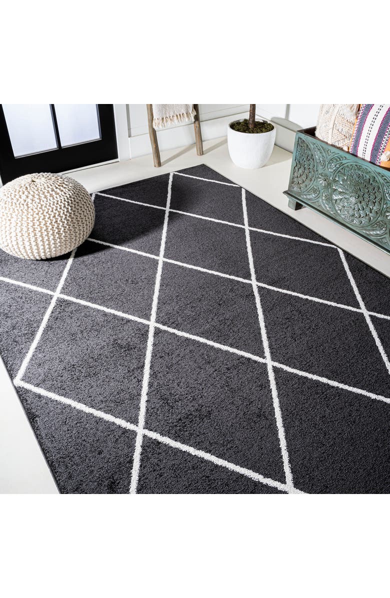JONATHAN Y Cole Minimalist Diamond Trellis Area Rug, Alternate, color, Black/White