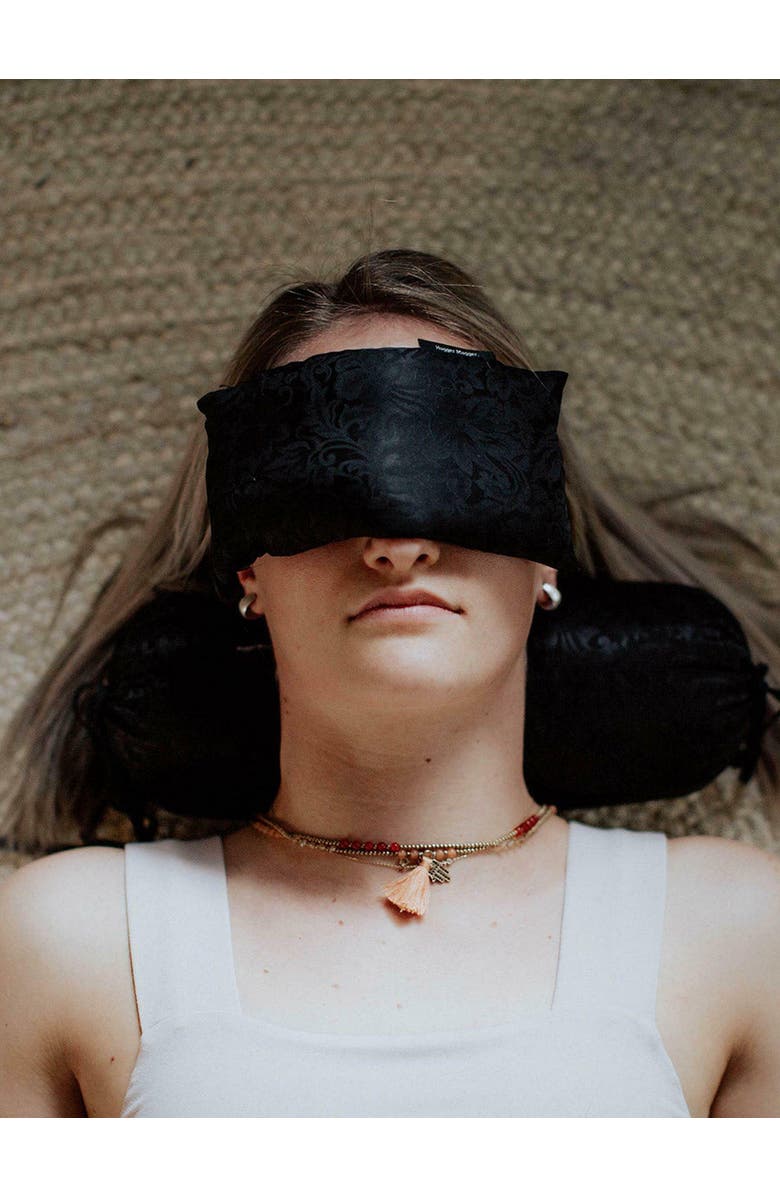 Hugger Mugger Silk Eye Pillow, Alternate, color, Black