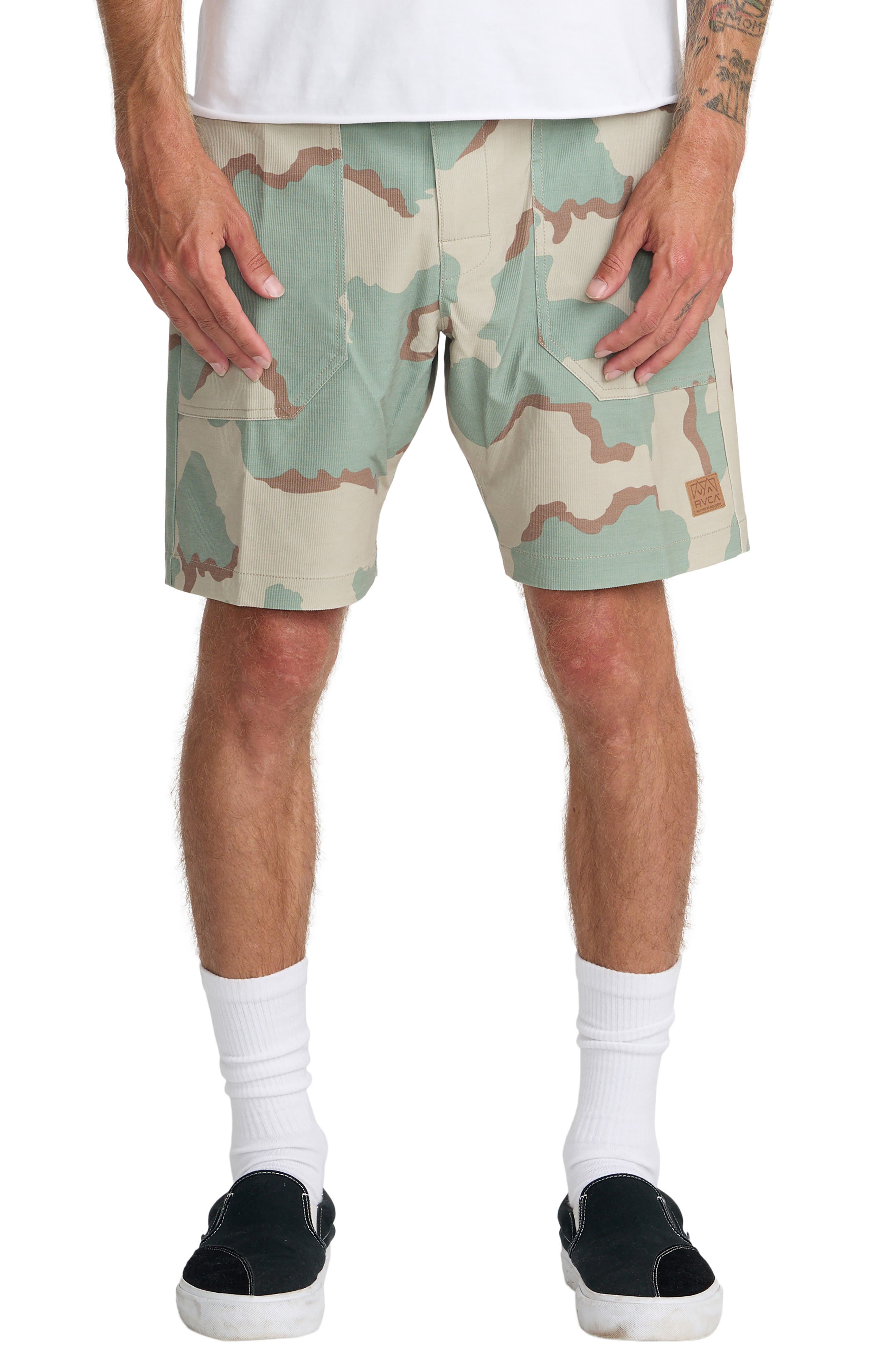 selected KHAKI CAMO