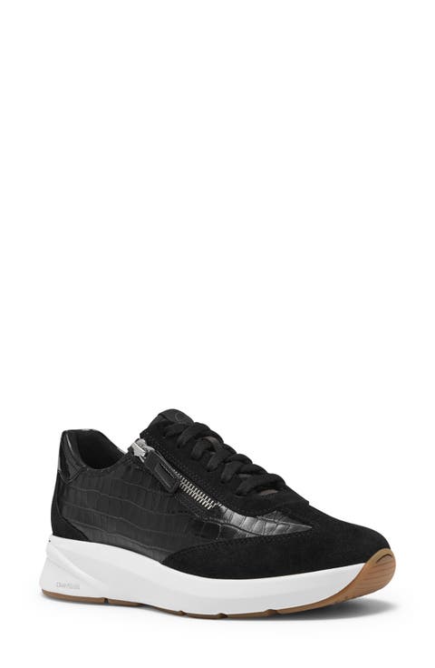 Code R Run Sneaker
