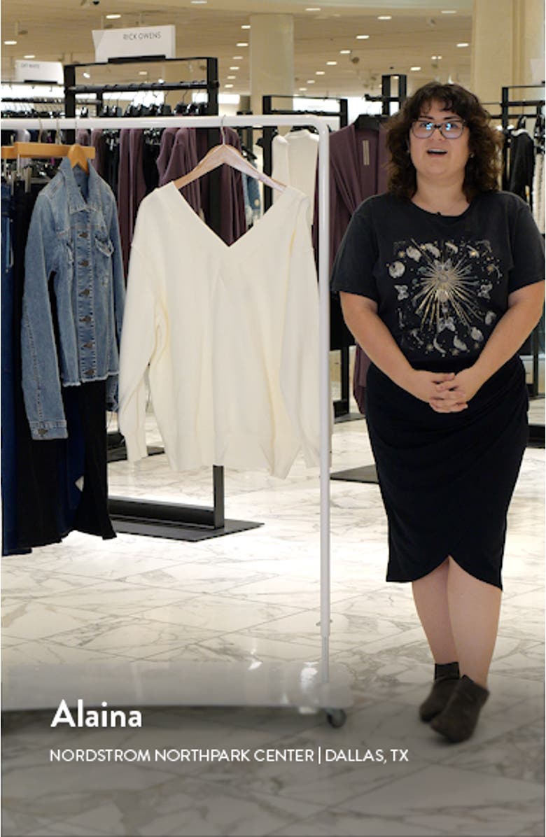 Phoenix Oversize Fleece Sweatshirt, sales video thumbnail