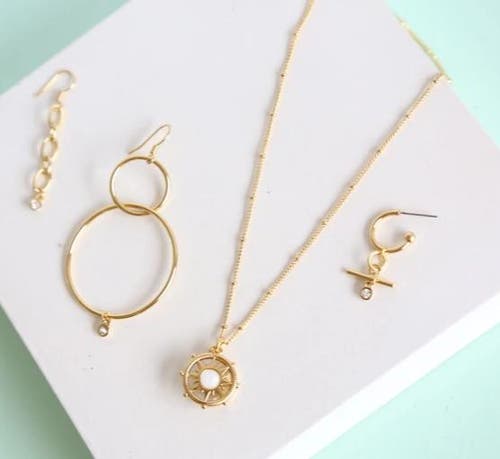 Fosterie White Monstera Earrings In White