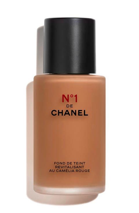 N°1 DE CHANEL REVITALIZING FOUNDATION Illuminates - Moisturizer - Protects