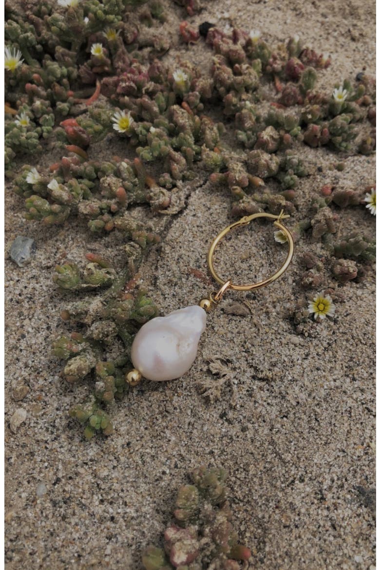 Breaker Mini Hoop Pearl Earrings, Alternate, color, GOLD