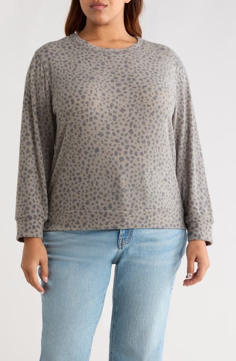 Brushed Animal Print Long Sleeve Crewneck Top (Plus)