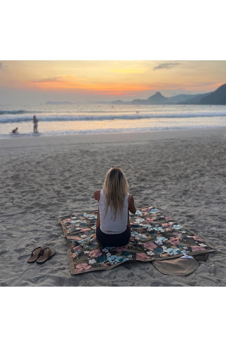 little unicorn 5 x 5 Outdoor Blanket, Alternate, color, Hibiscus