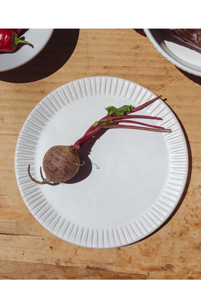 Une Vie Nomade Cloud Lines Dinner Plate - Set of 4, Alternate, color, White