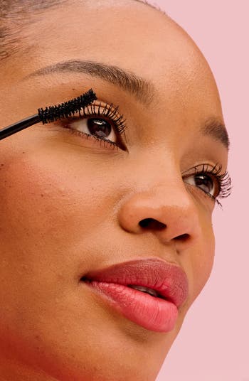 Fan Fest Fanning & Volumizing Mascara