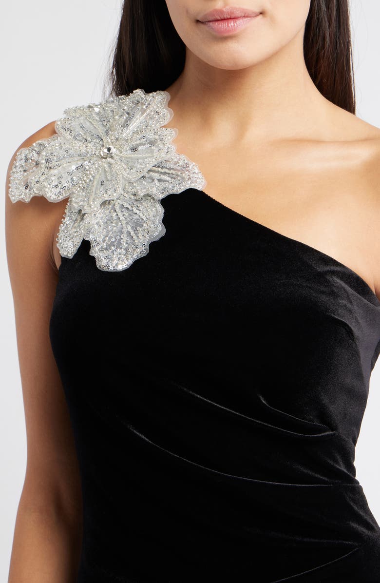 Eliza J Side Tuck One-Shoulder Velvet Gown, Alternate, color, Black