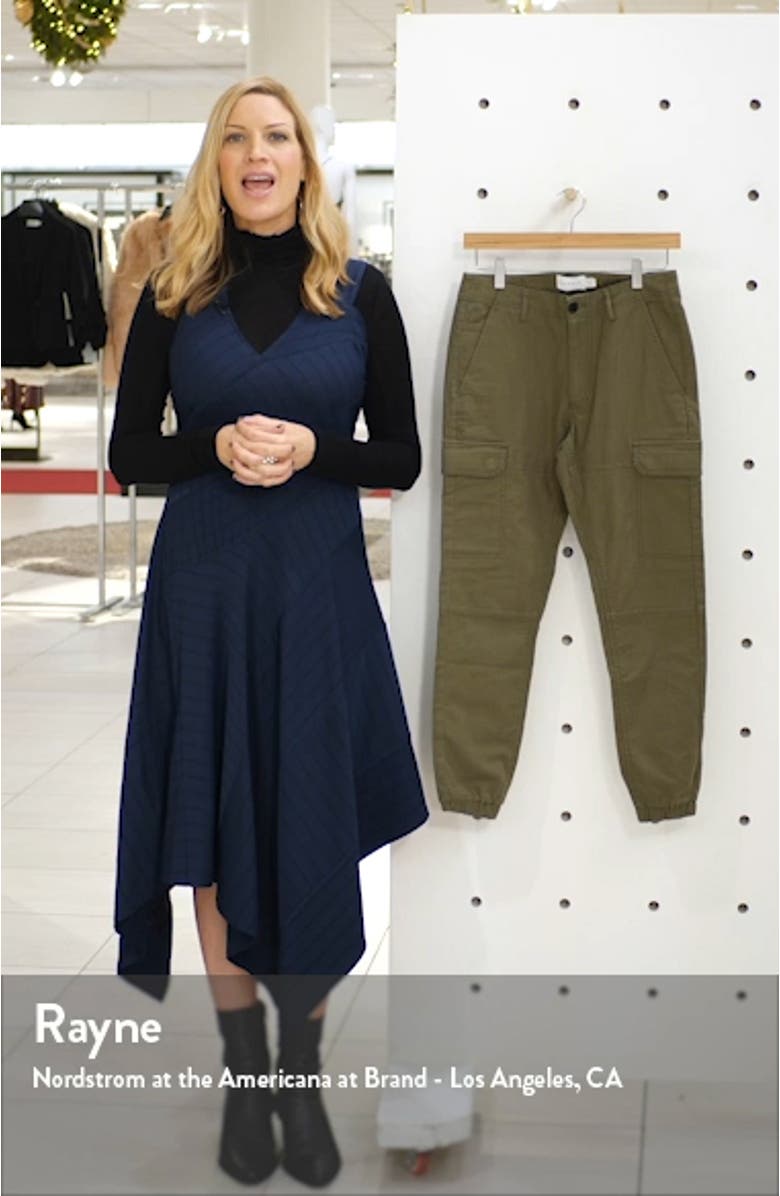 Classic Fit Cargo Pants, sales video thumbnail