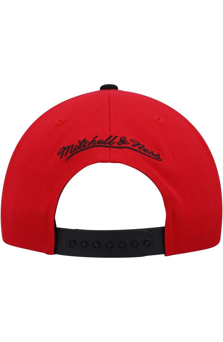 Mitchell & Ness Men's Mitchell & Ness White/Red Chicago Bulls Day One Snapback Hat, Alternate, color, White