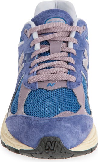 2002R Sneaker
