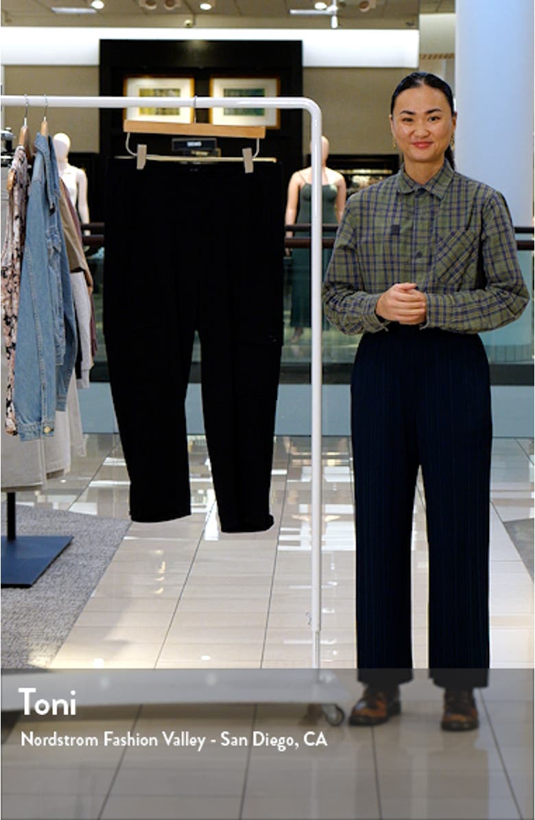 Utility Crop Cargo Pants, sales video thumbnail