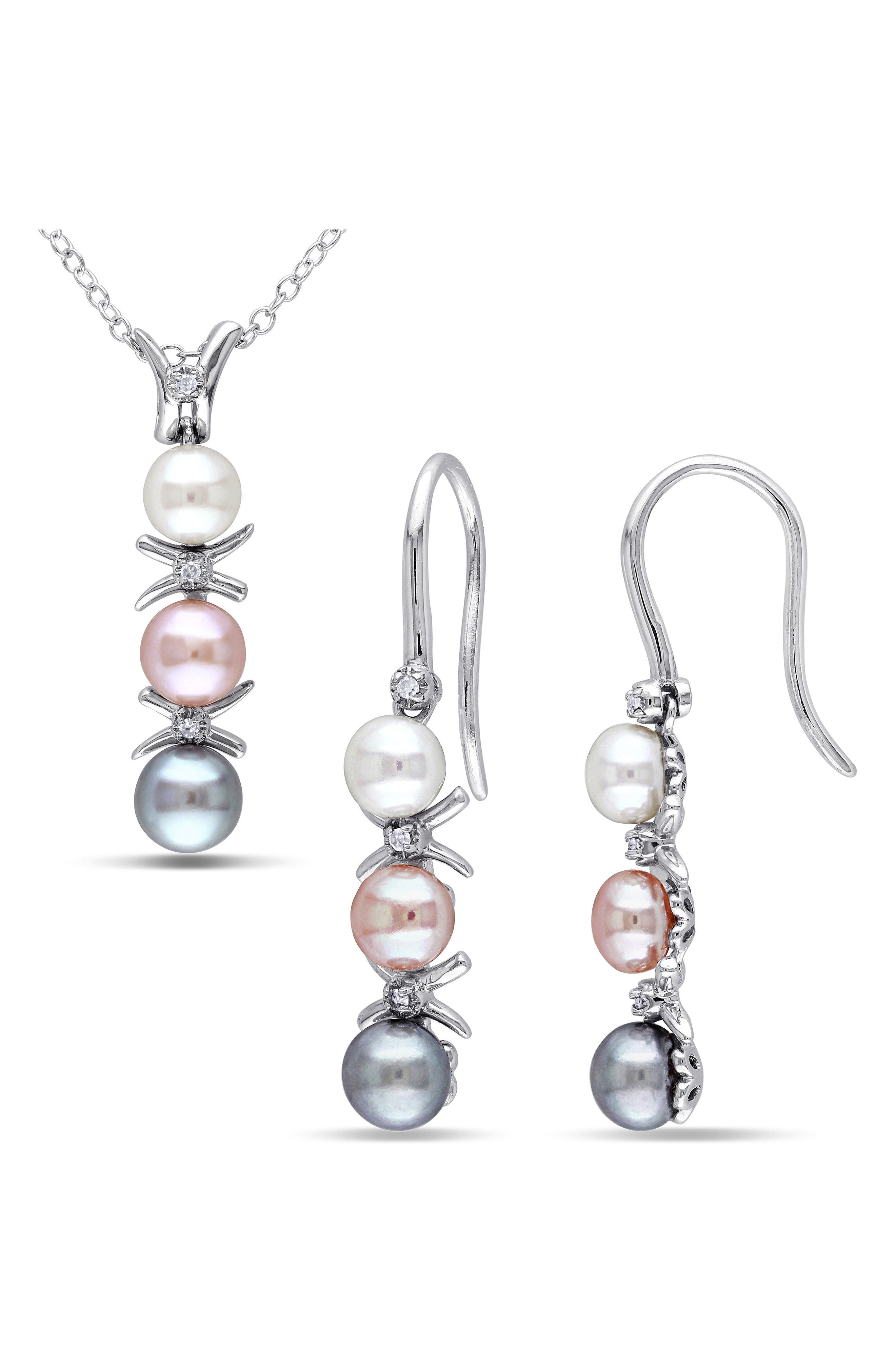 DELMAR Cultured Freshwater Pearl Pendant Necklace & Drop Earrings Set