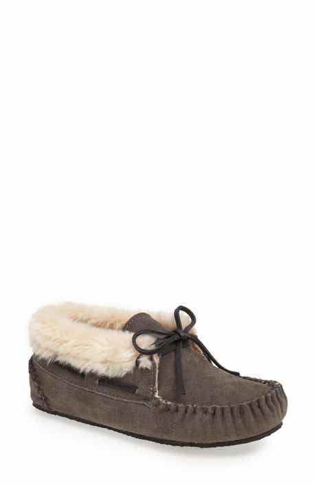 Minnetonka Chrissy Slipper Bootie