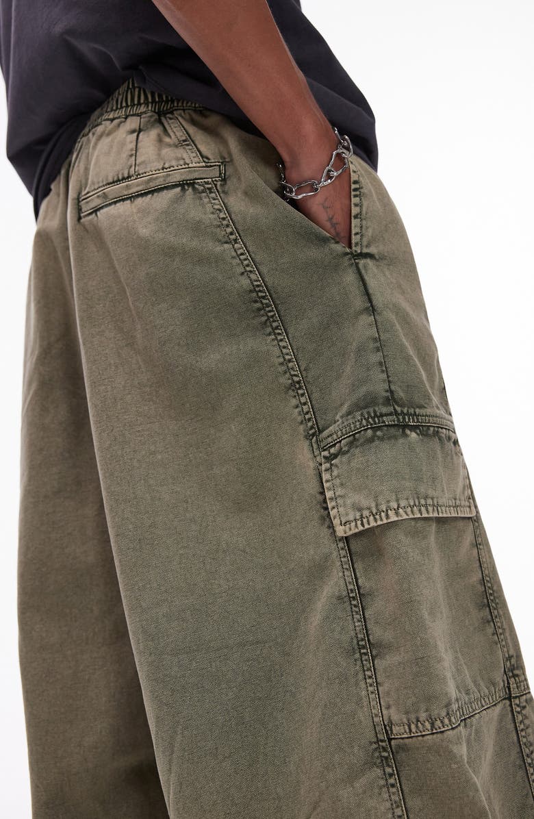 Topman Drop Crotch Wide Leg Cargo Jeans, Alternate, color, 