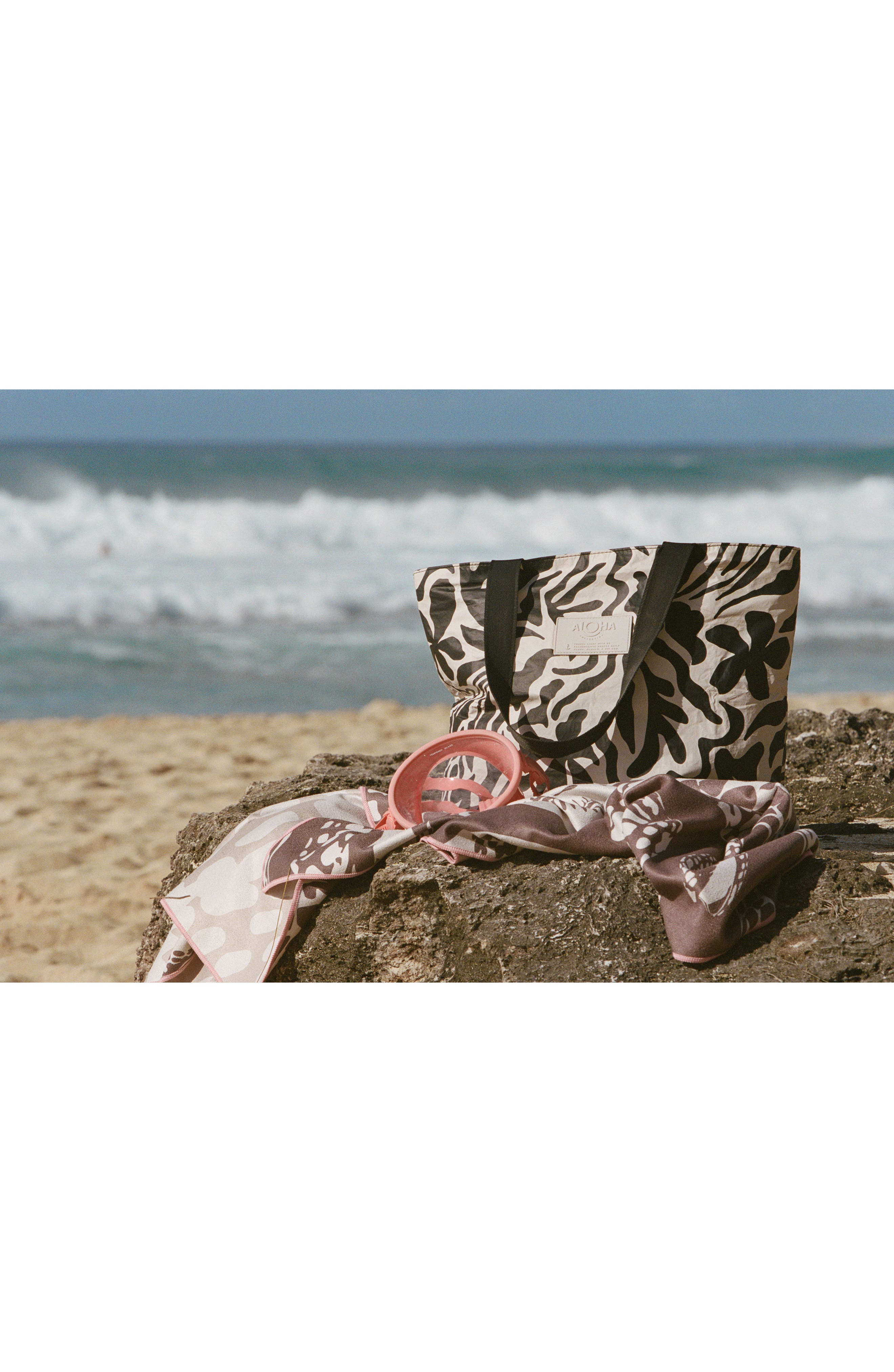 Aloha Collection Day Tripper Float Water Resistant Tote, Alternate, color, Black/ Sandstone