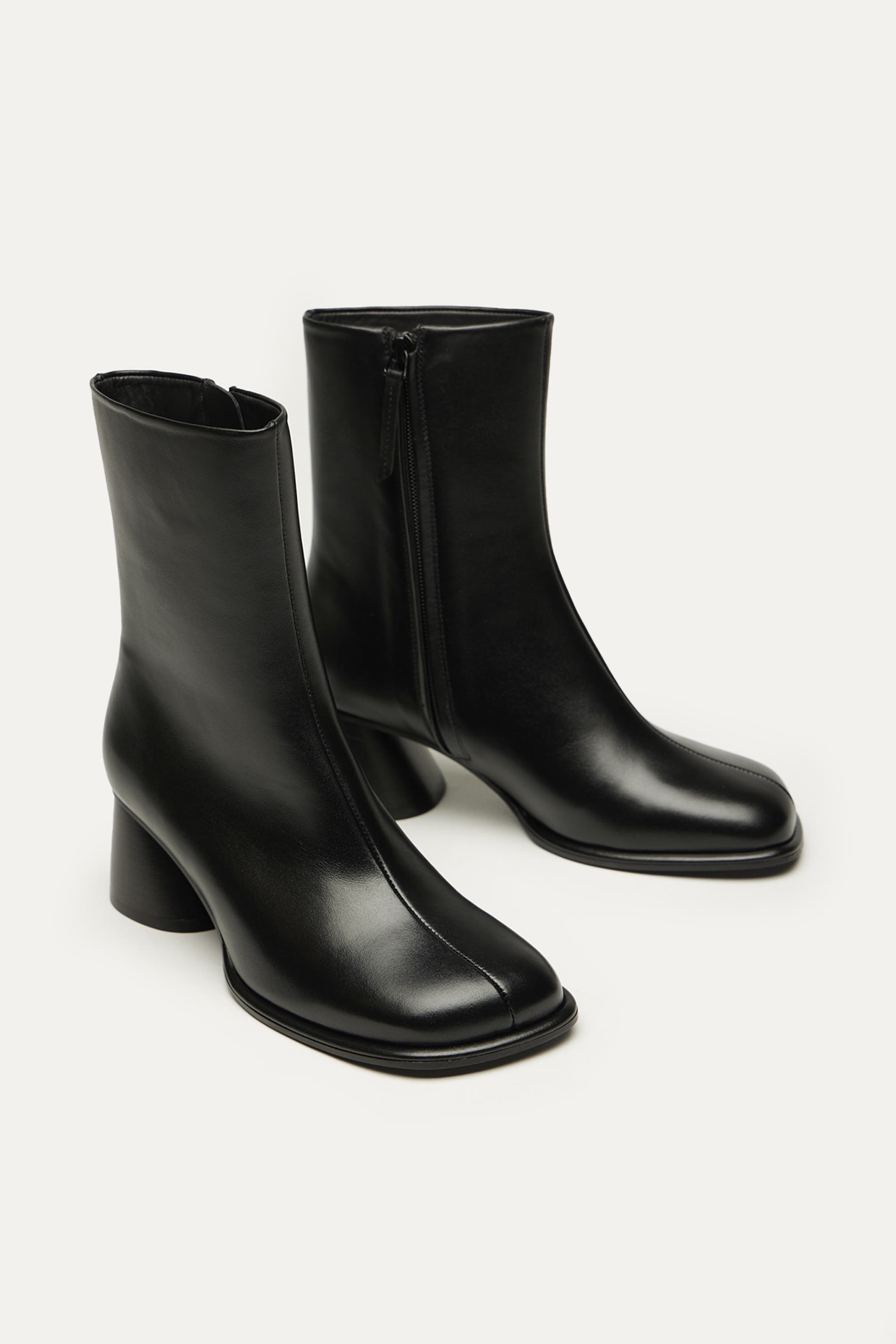 Want Les Essentiels Holton Smooth Leather Heeled Boots, Alternate, color, Black