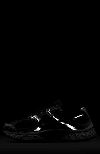 V5 RNR Sneaker
