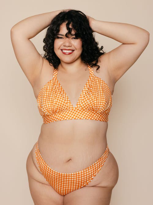 KITTY AND VIBE KITTY AND VIBE HIGH LEG MID RISE BIKINI BOTTOMS WITH MEDIUM COVERAGE