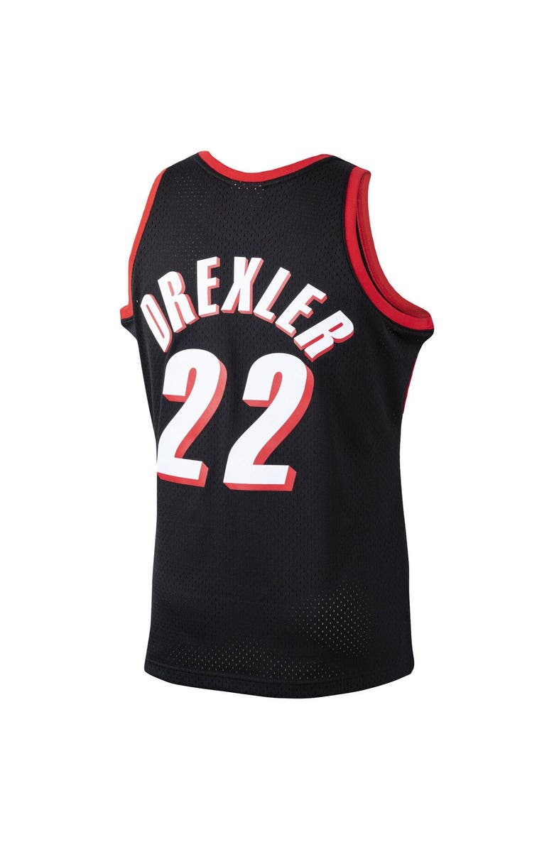 Mitchell & Ness Men's Mitchell & Ness Clyde Drexler Black Portland Trail Blazers 1991/92 Hardwood Classics Swingman Jersey, Alternate, color,