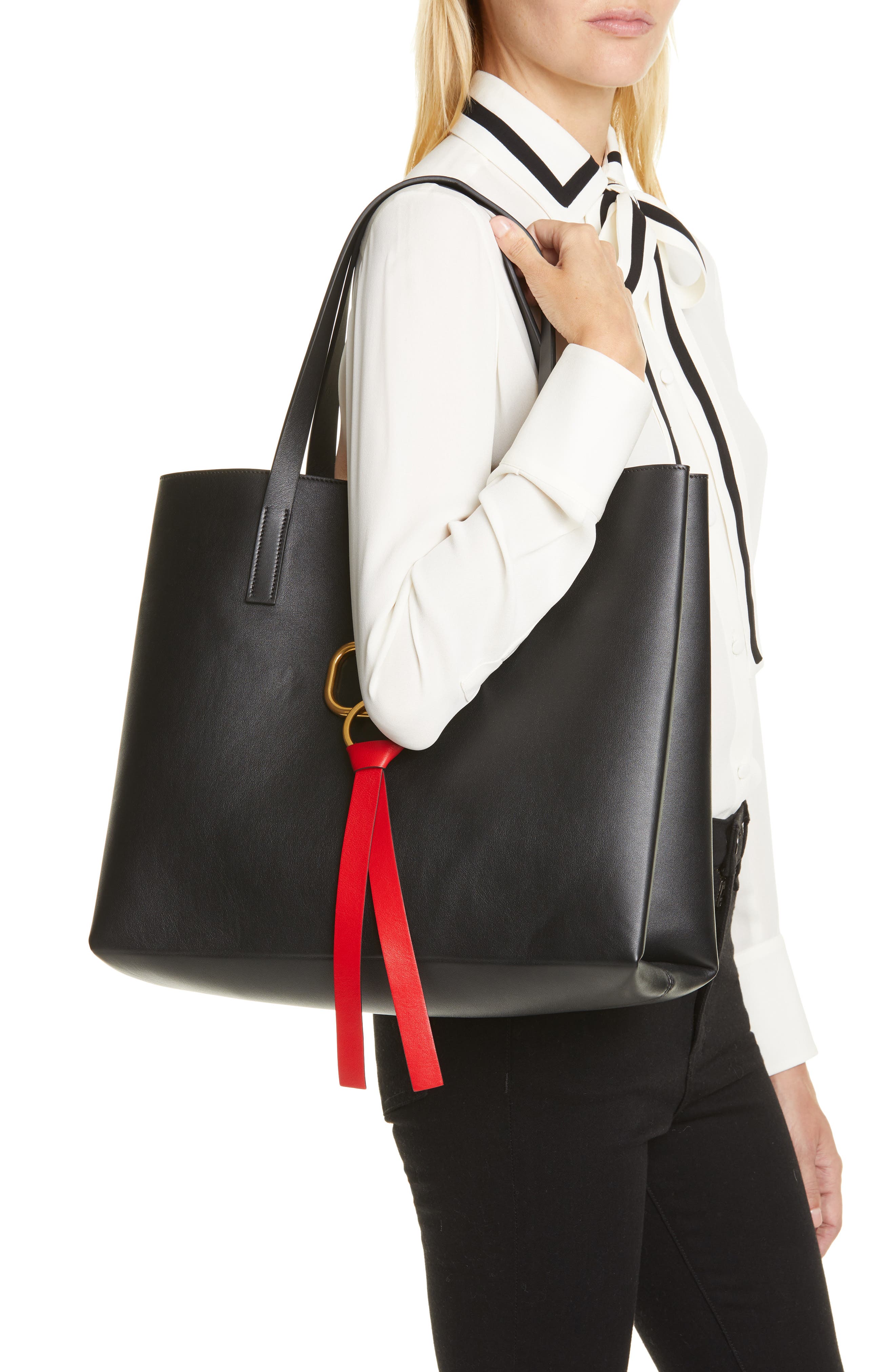 V-Ring Leather Tote, Alternate, color, NERO/ ROUGE PUR