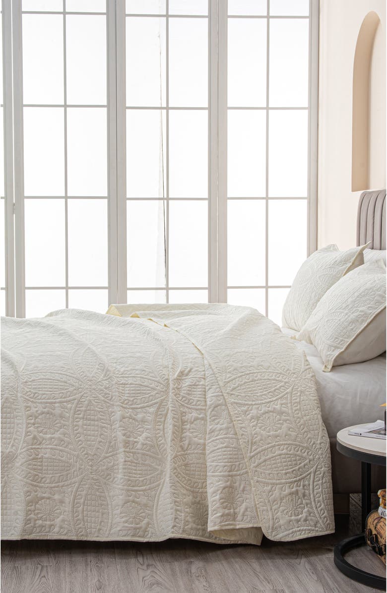 Woven & Weft Pinsonic Medallion Quilt Set, Alternate, color, Cream