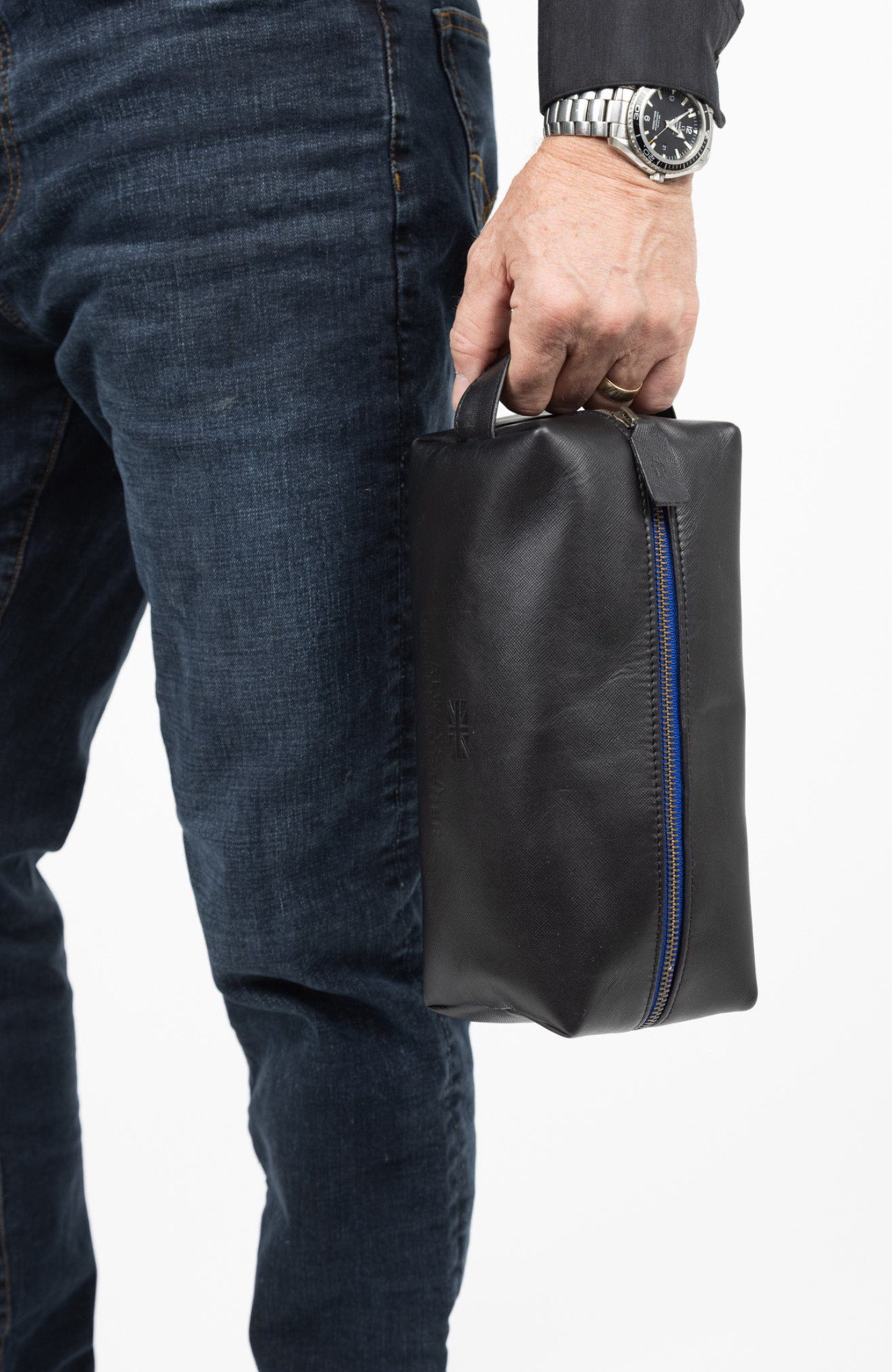 Deux Mains Iron Tight Toiletry Bag, Alternate, color, 