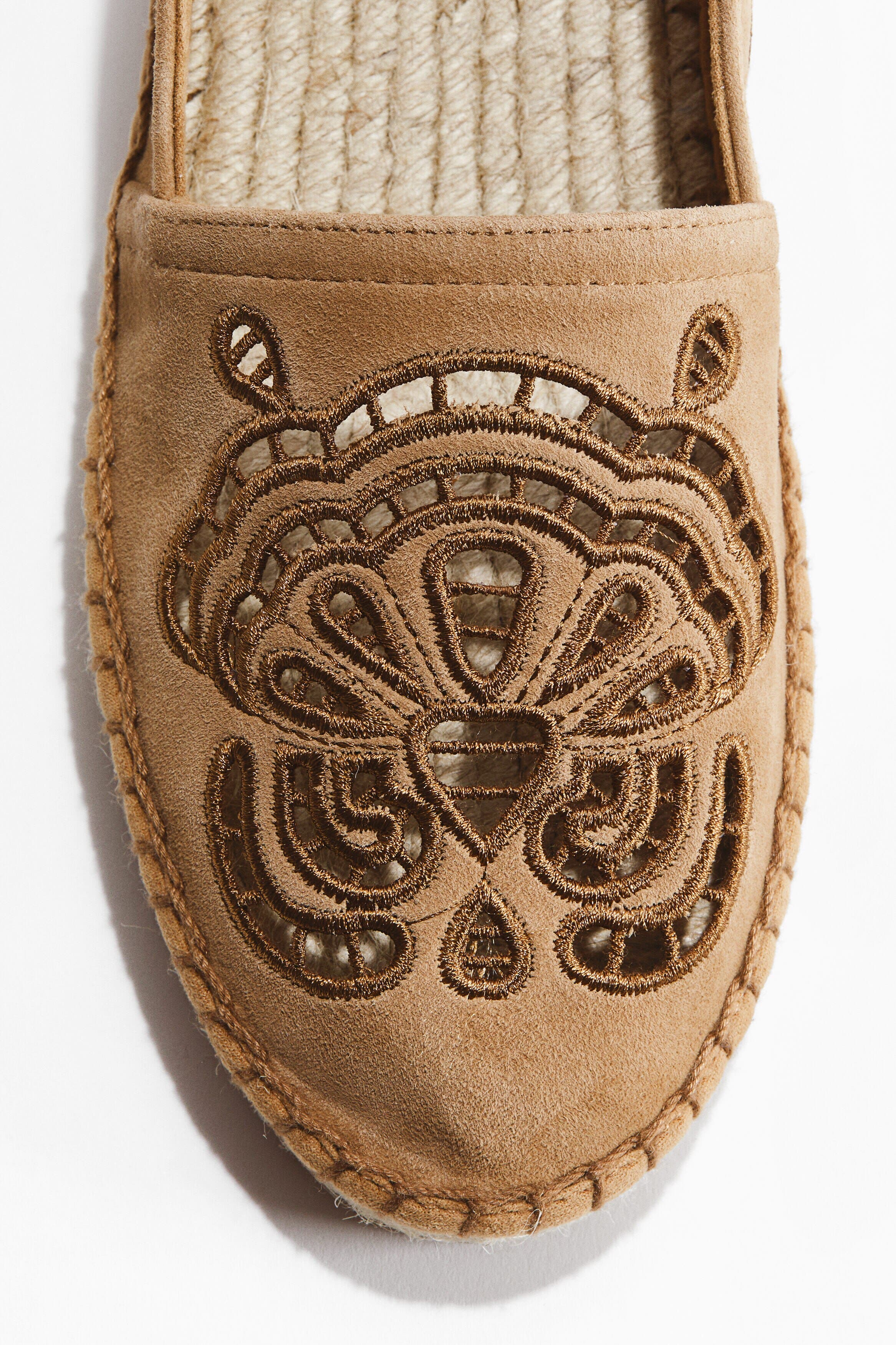 H&M Broderie Anglaise Suede Espadrilles, Alternate, color, Dark Beige