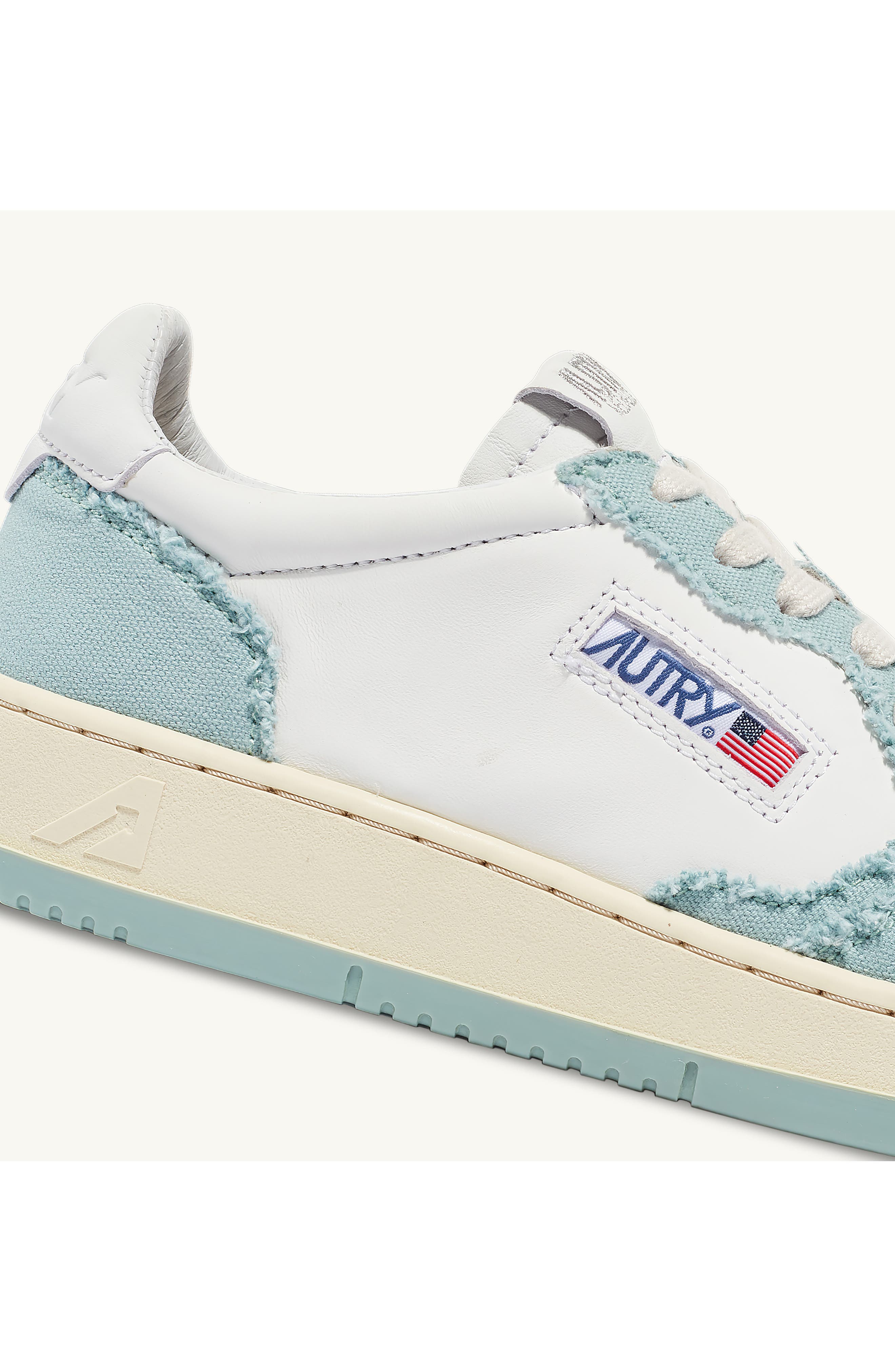 AUTRY Medalist Low Top Sneaker, Alternate, color, Bicolor Blue Surf Canvas