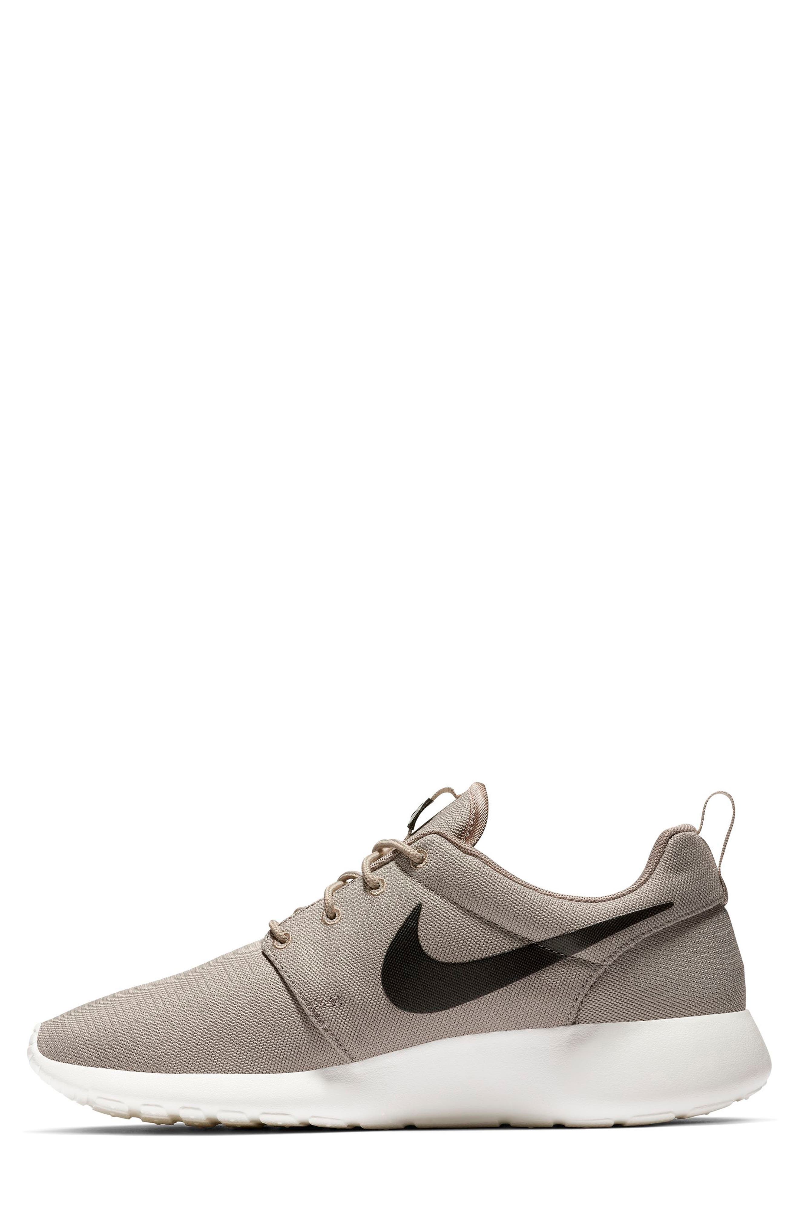 Nike Roshe One Running Shoe, Alternate, color, 205 Ltaupe/Black