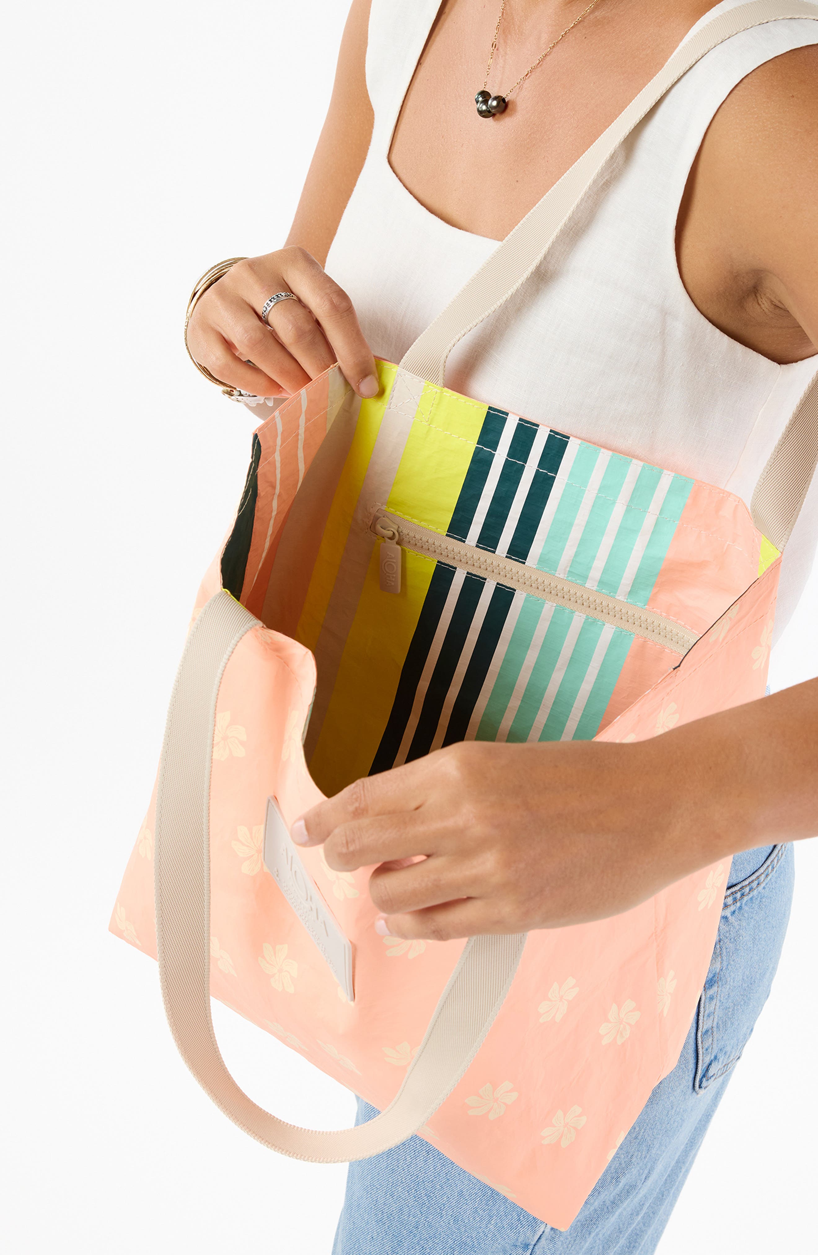 Aloha Collection Casa Gardenia Reversible Water Resistant Tyvek<sup>®</sup> Tote, Alternate, color, Peachy