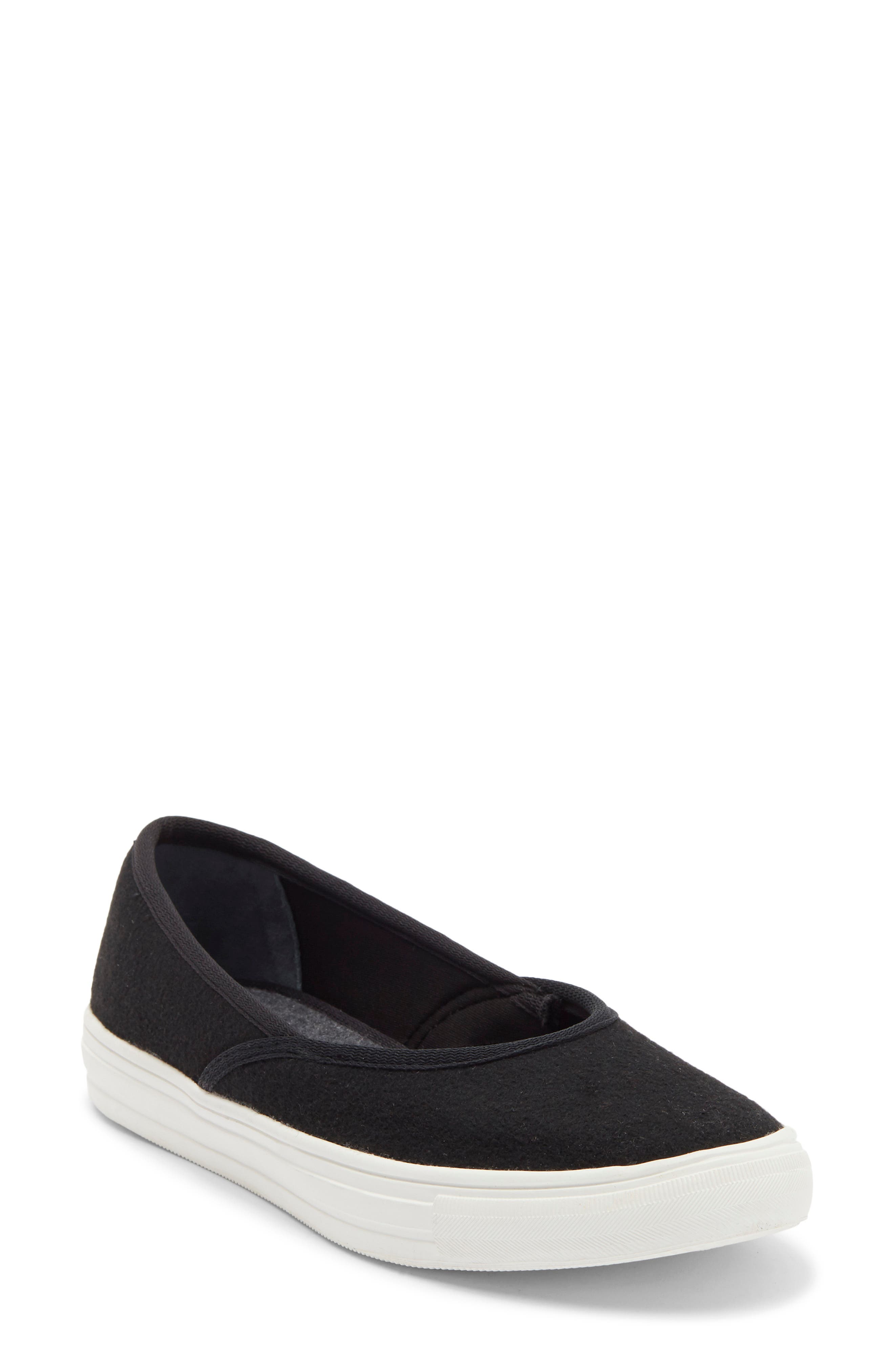 FUCHSIA <p>Crossover Sneaker Flat (Women)</p>, Main, color, Black