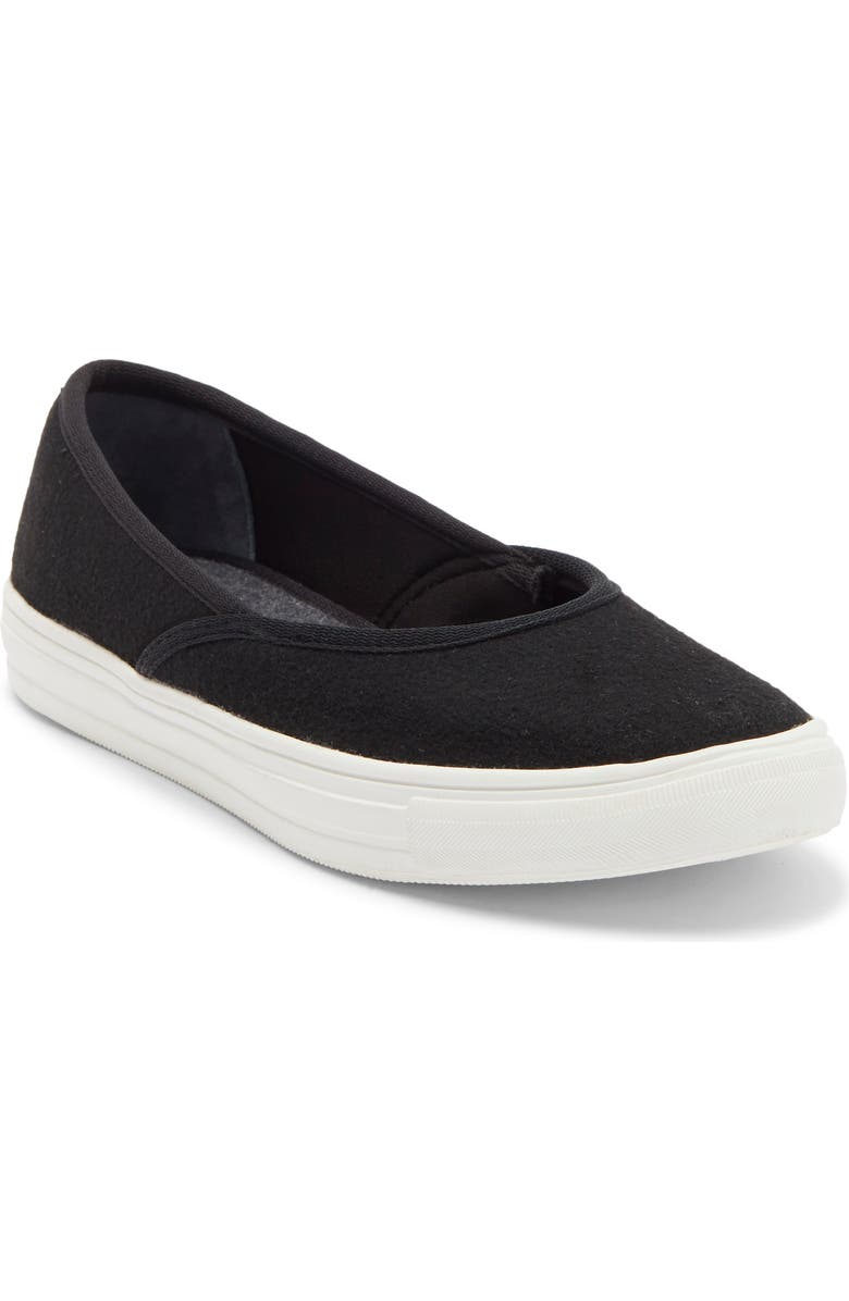 FUCHSIA <p>Crossover Sneaker Flat (Women)</p>, Main, color, Black