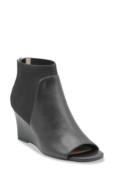 Aria Wedge Sandal (Women)