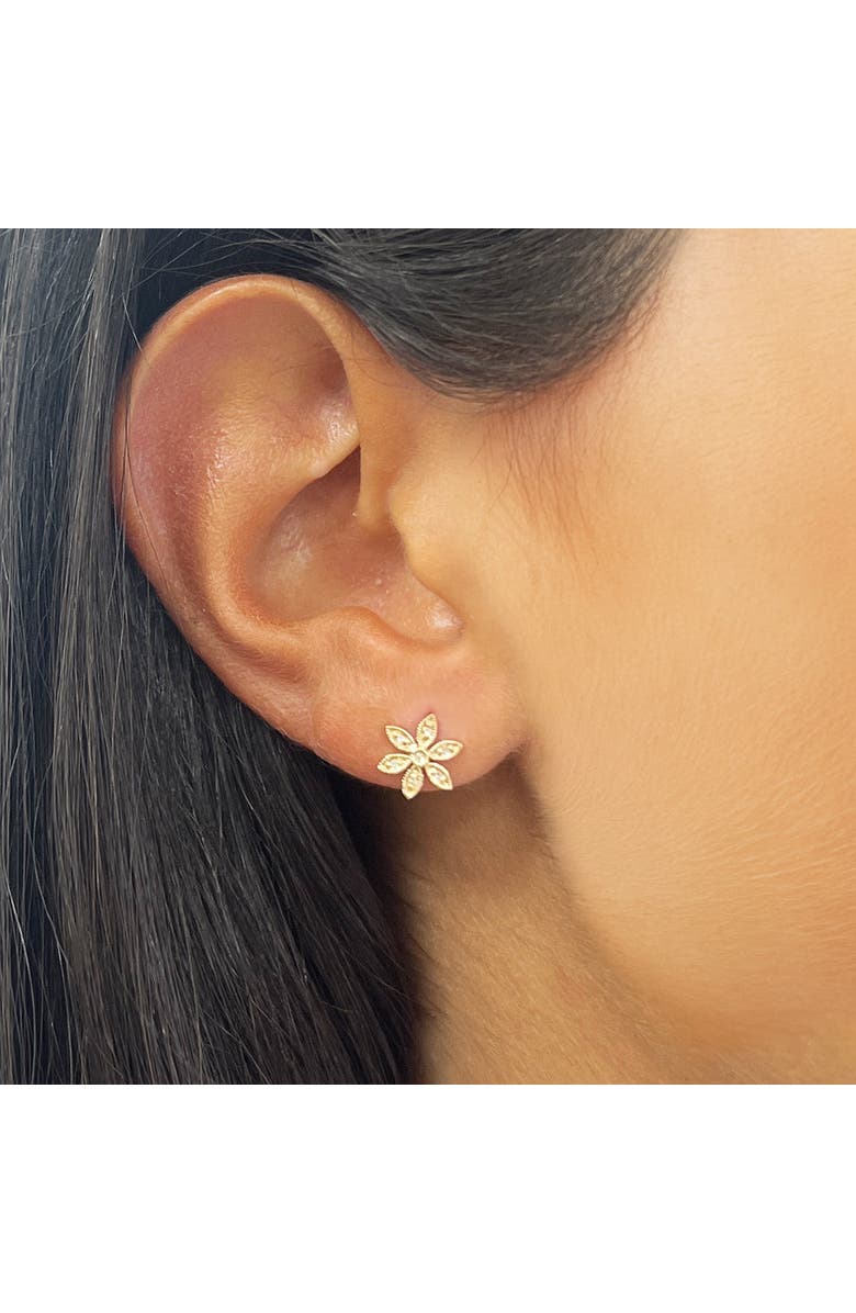 The Lovery Fine Jewelry Diamond Flower Stud Earrings, Alternate, color, Yellow Gold