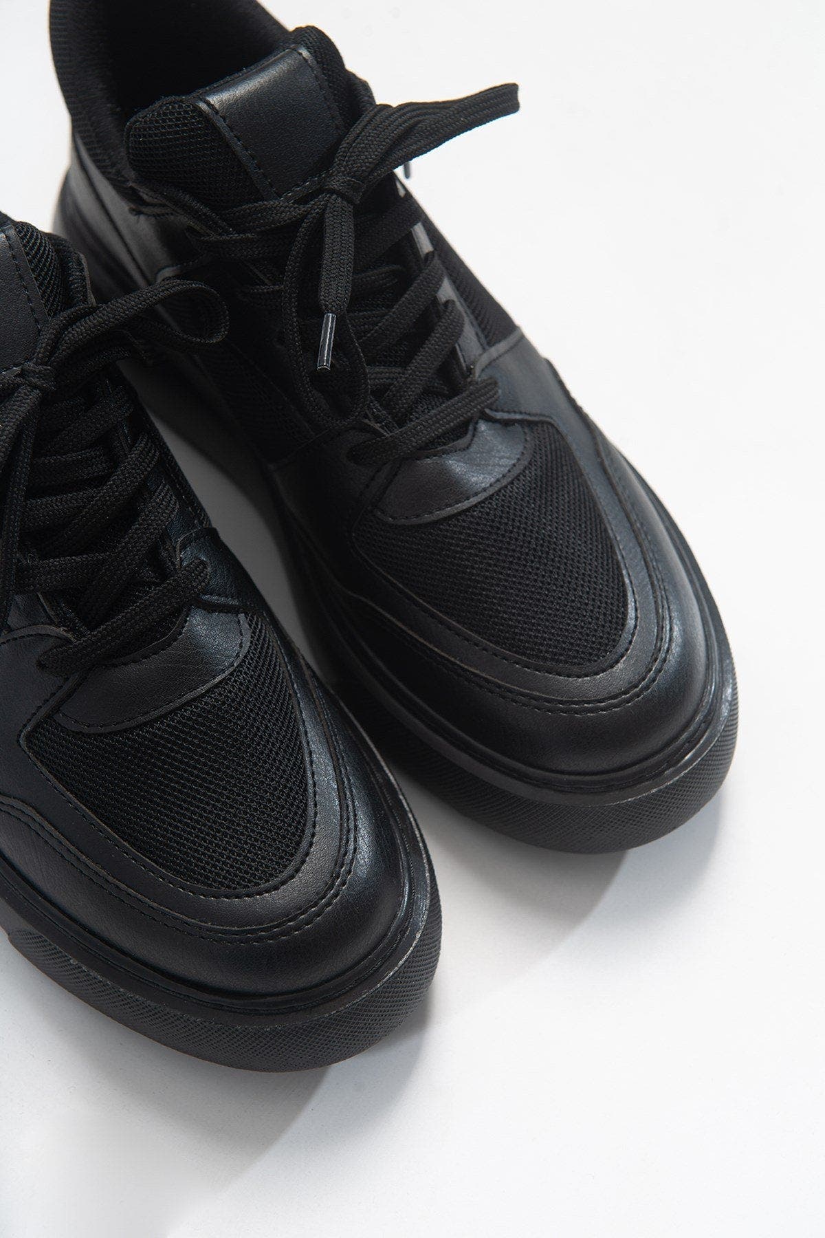 Prologue Shoes Pure Mesh Sneakers, Alternate, color, Black Faux Leather