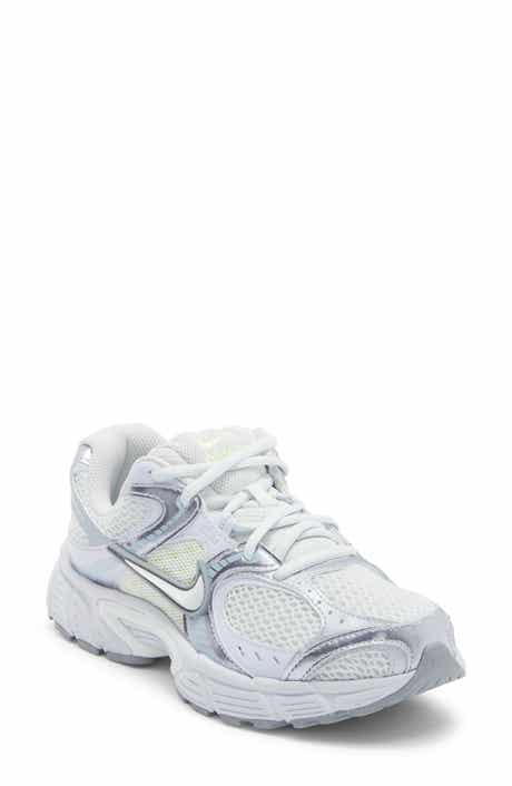 Nike V5 RNR Sneaker