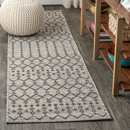 Jonathan Y Ourika Moroccan Geometric Textured Weave Indoor/outdoor Area Rug In Light Gray/black