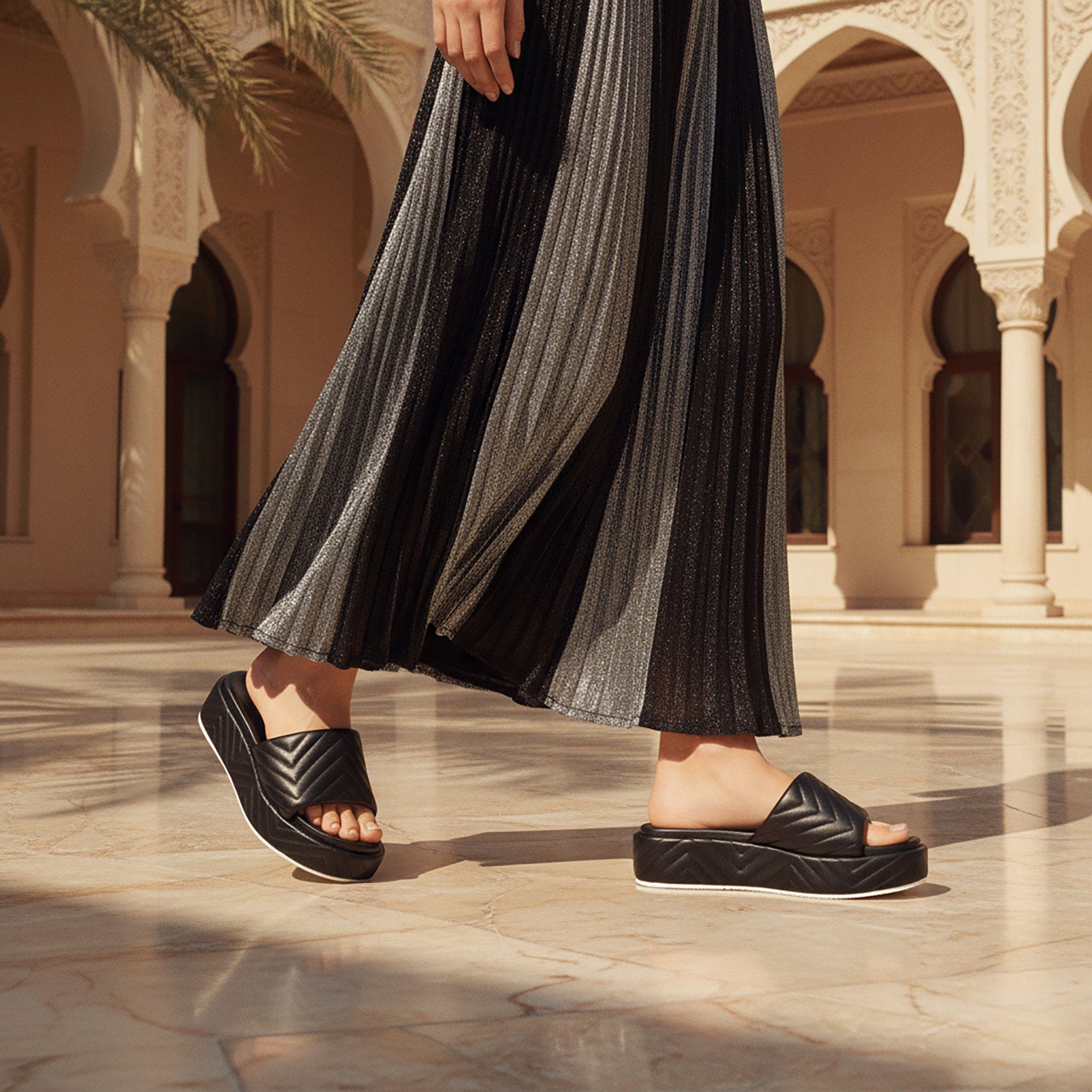 BEAUTIISOLES Deedee Platform Sandal, Alternate, color, Black