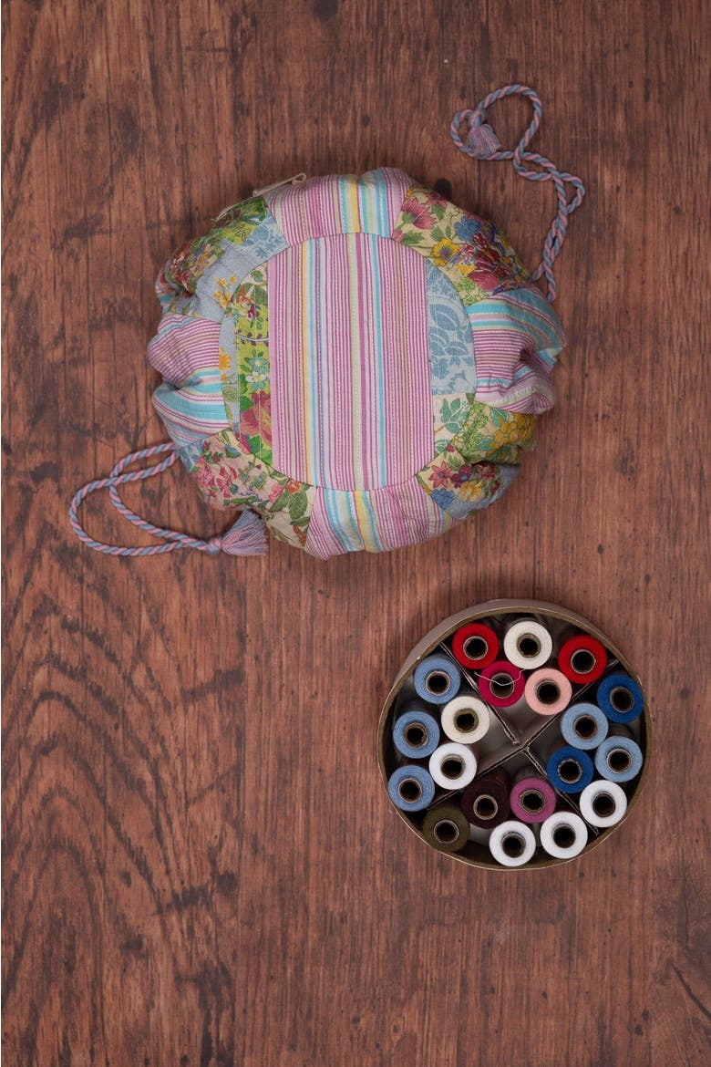Garden Collage Patchwork Drawstring Sewing Bag + 20 Spools of Thread, Alternate, color, Green