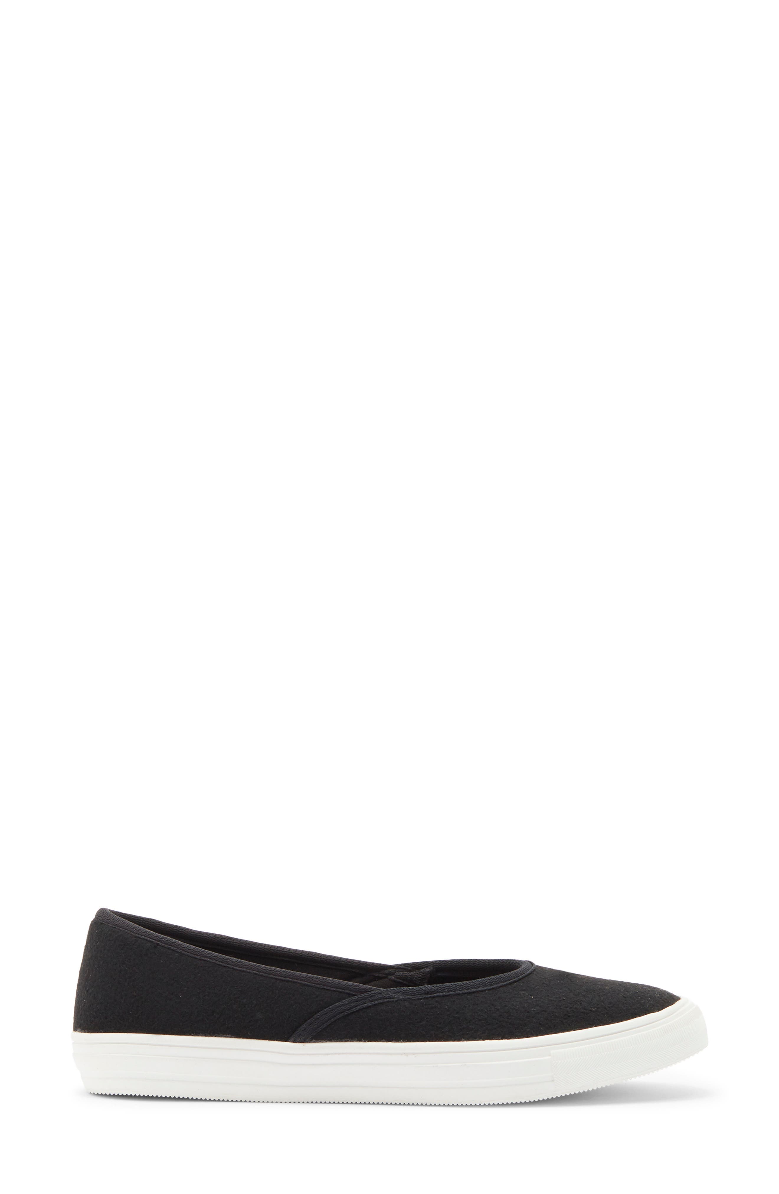 FUCHSIA <p>Crossover Sneaker Flat (Women)</p>, Alternate, color, Black