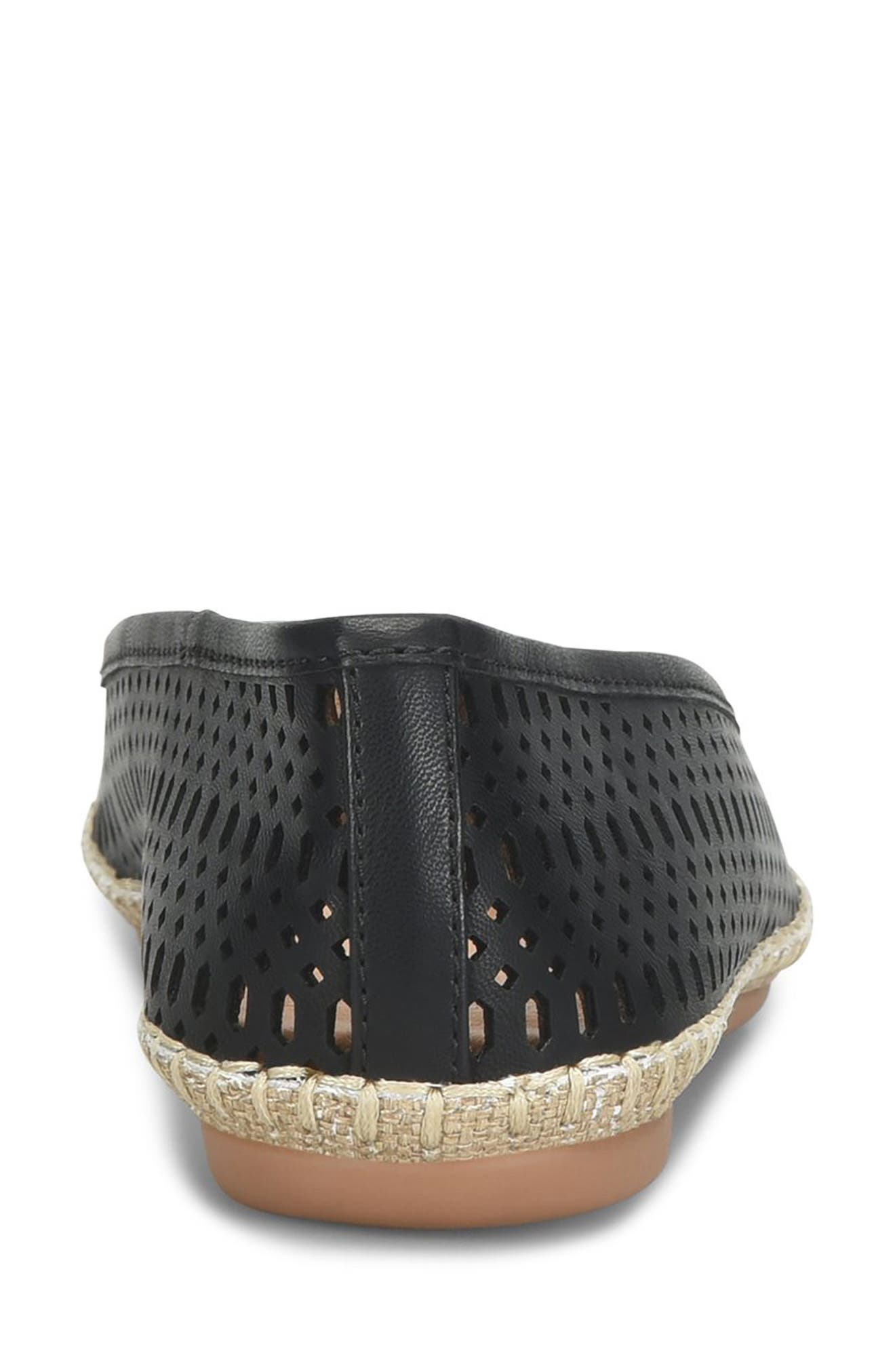 B O C BY BØRN Pasilla Ballet Flat, Alternate, color, Black