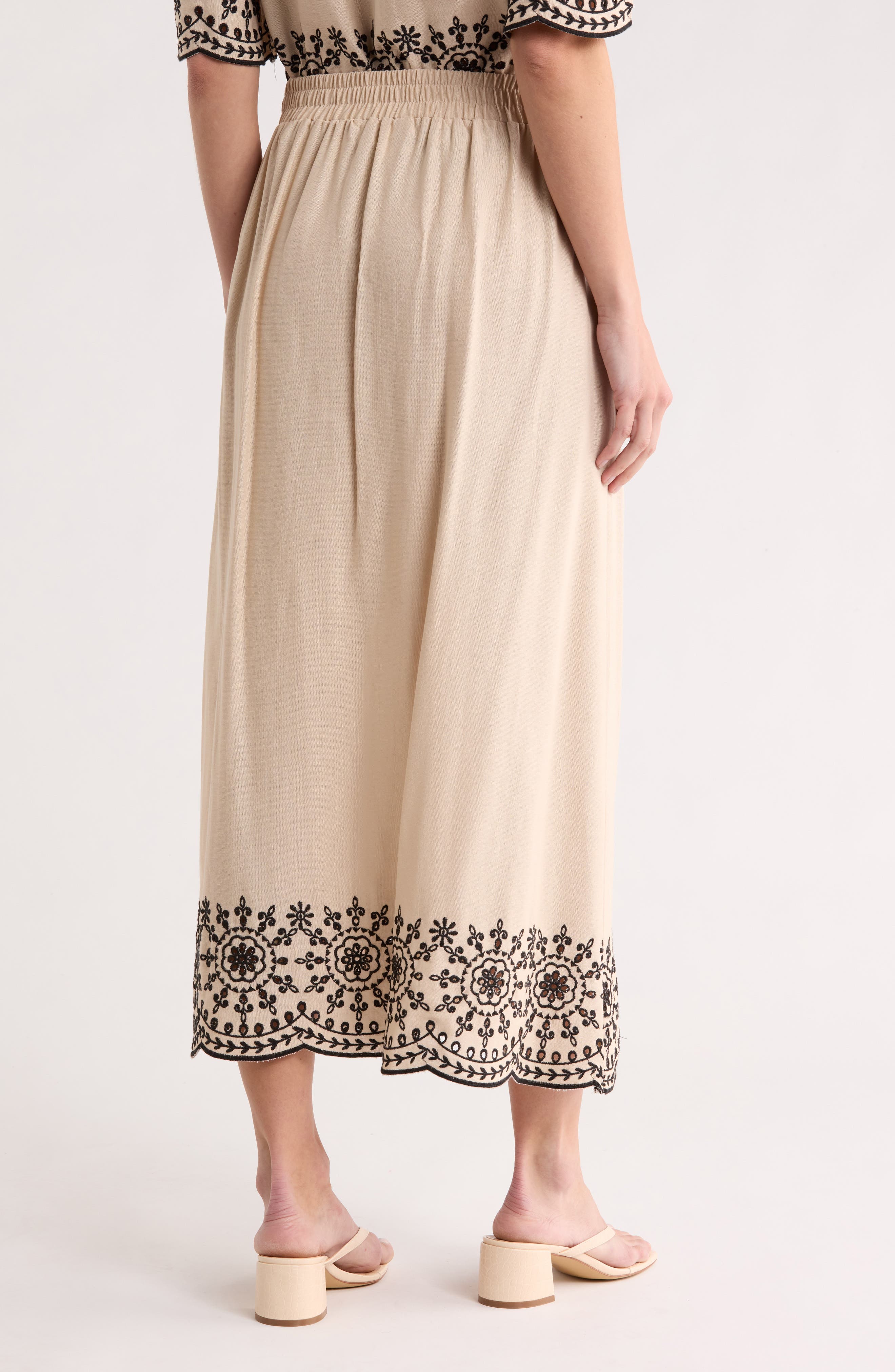 Embroidered Eyelet Hem Pull-On Skirt - image 2