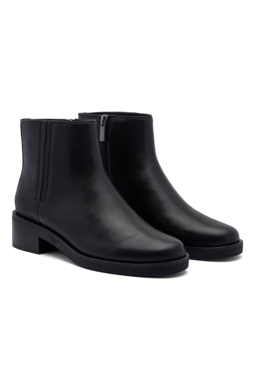 Abeo Traverse Ankle Bootie In Black - Regular