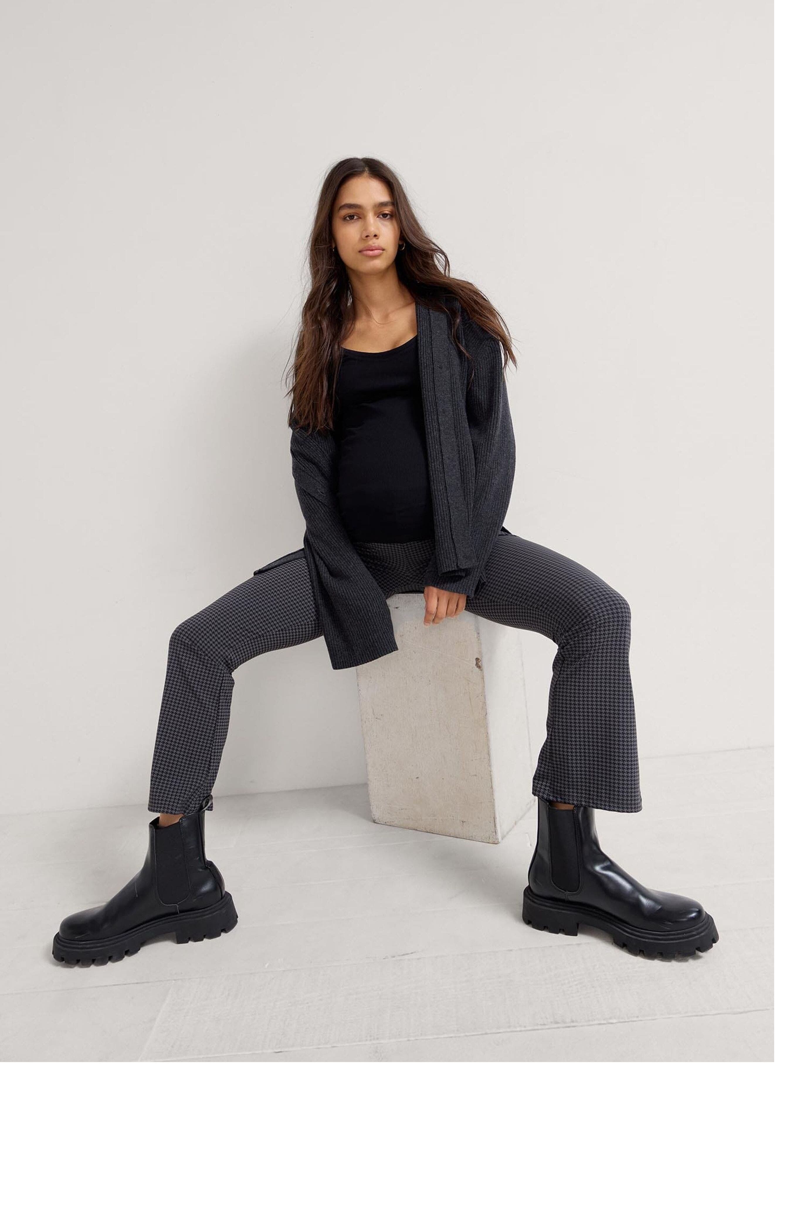 The Maternity Bodyflex Crop Flare Legging - image 3