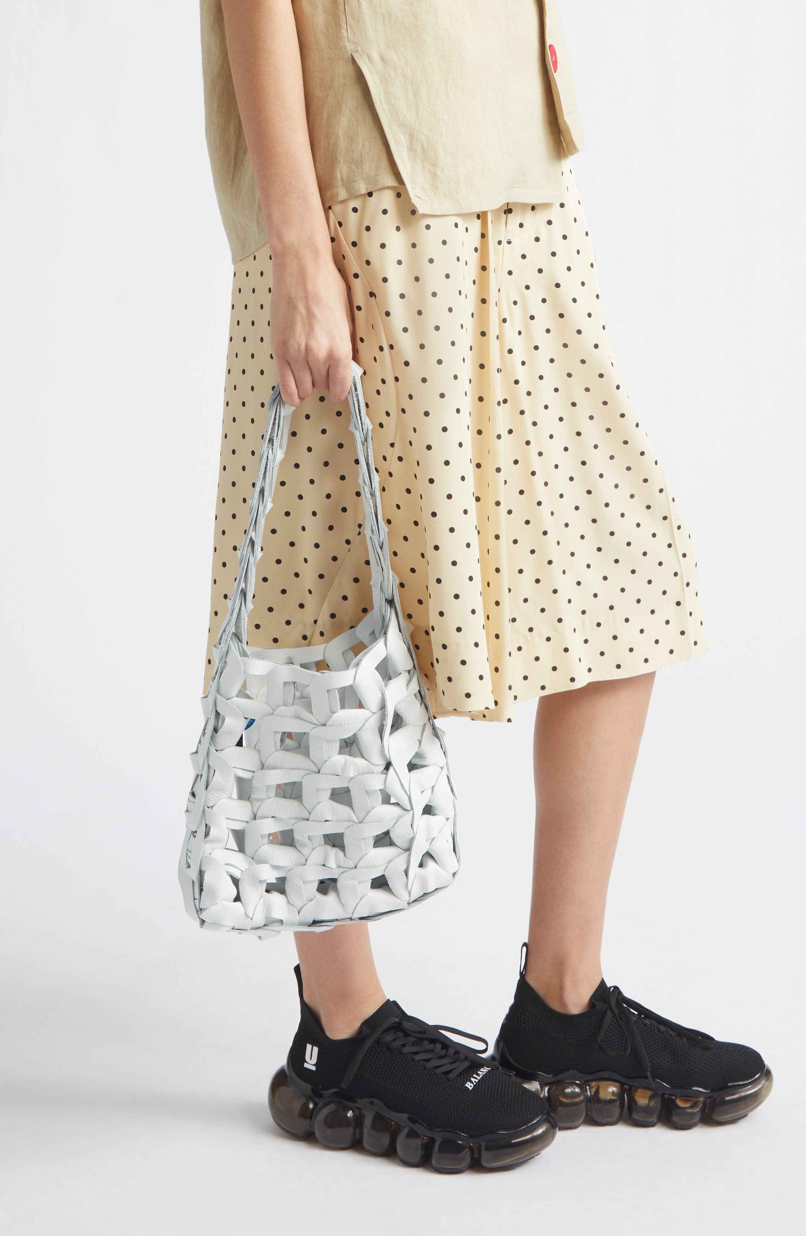 Links Leather Shoulder Bag, Alternate, color, CLOUD